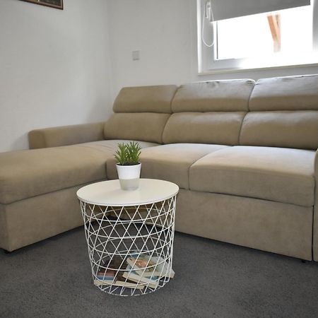 Apartmani Cvangic Vir Esterno foto