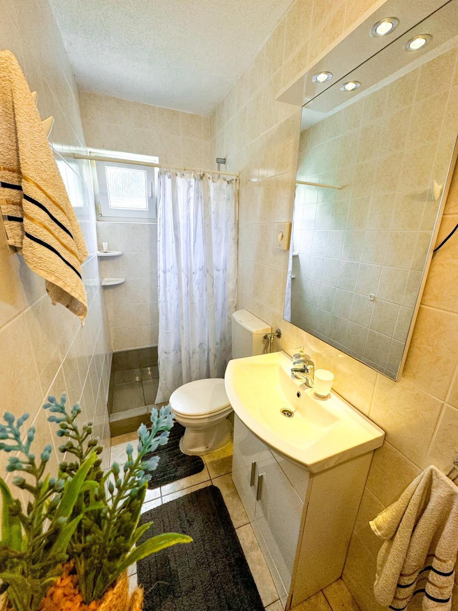 Apartmani Cvangic Vir Esterno foto