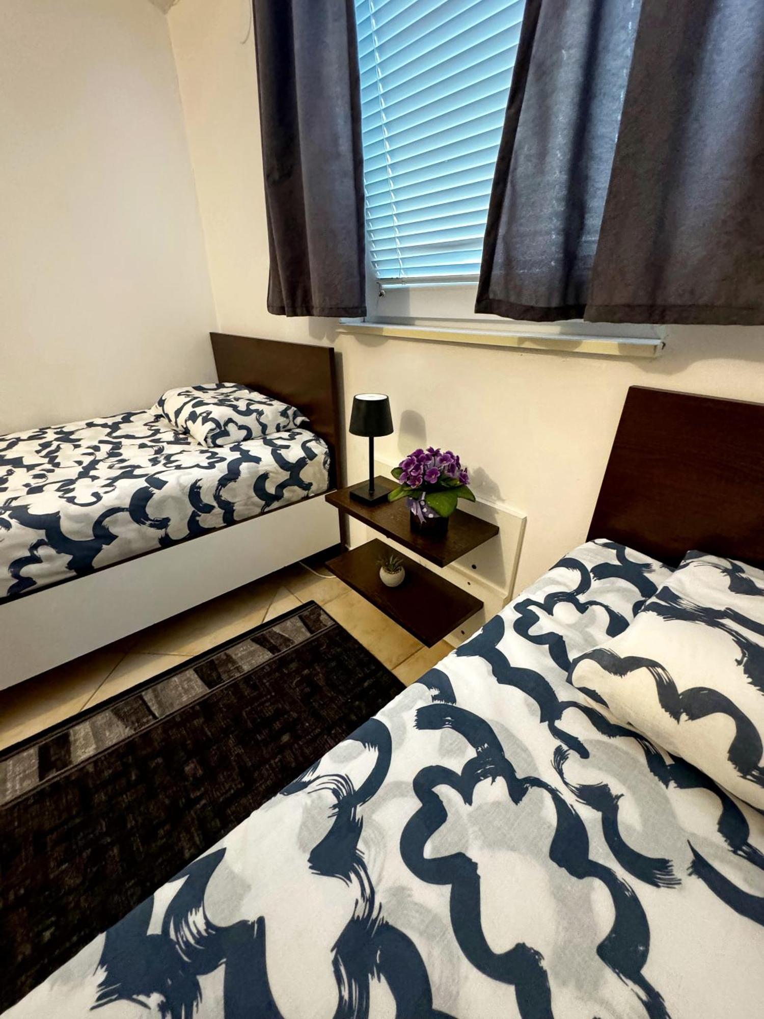 Apartmani Cvangic Vir Esterno foto