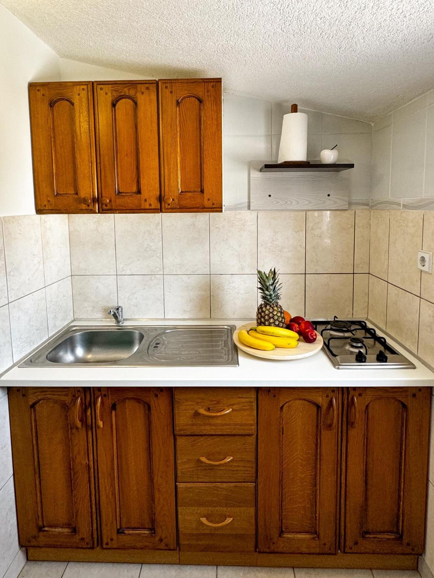 Apartmani Cvangic Vir Esterno foto