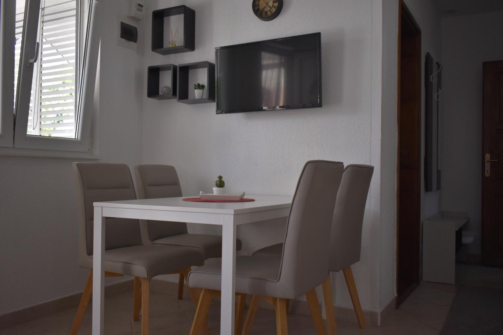 Apartmani Cvangic Vir Esterno foto