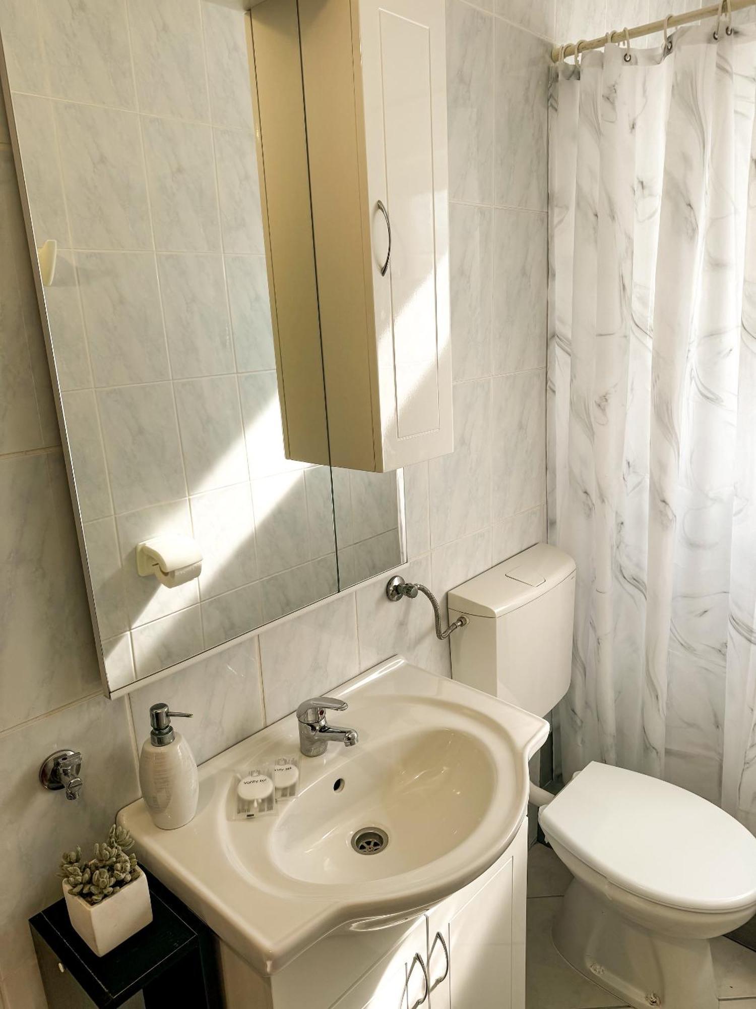 Apartmani Cvangic Vir Esterno foto